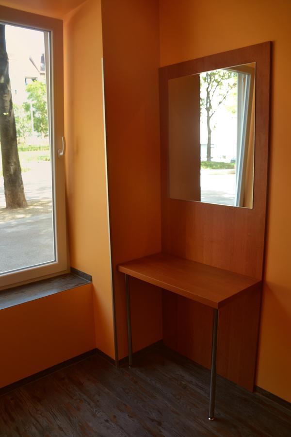 Do Step - Self-service-hostel * Vienna